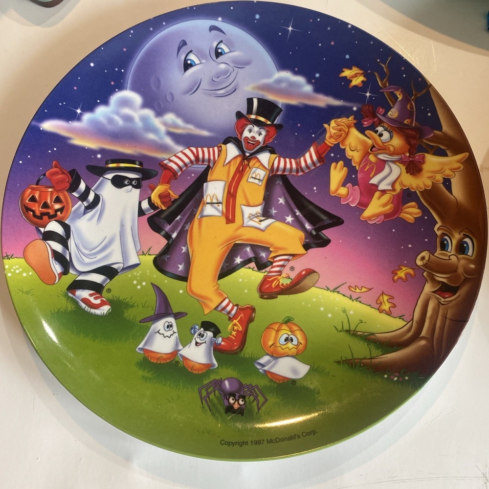 Vintage 1997 McDonald's Halloween Trick Or Treat Collector Plate 8"